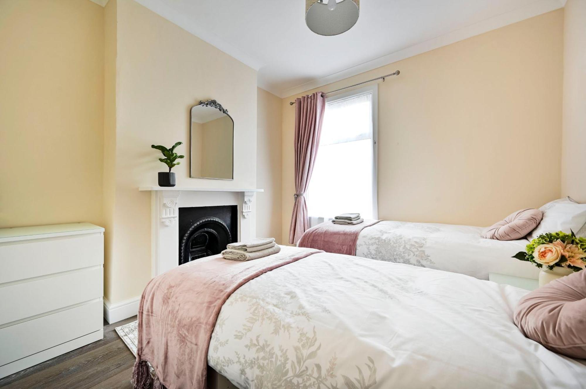 A Two Bedroom A Stride Away From Meridian Greenwich London Exteriör bild