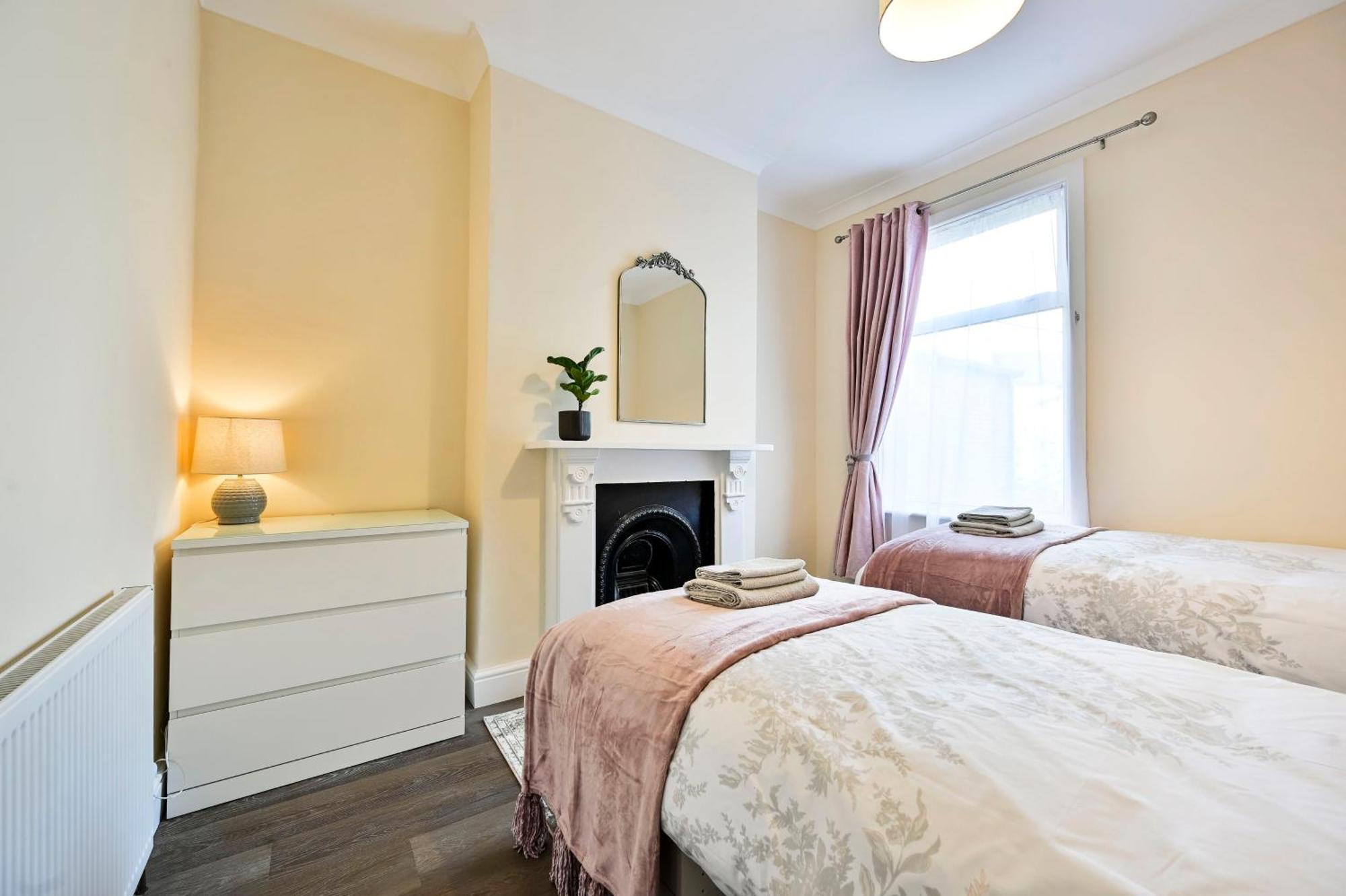 A Two Bedroom A Stride Away From Meridian Greenwich London Exteriör bild